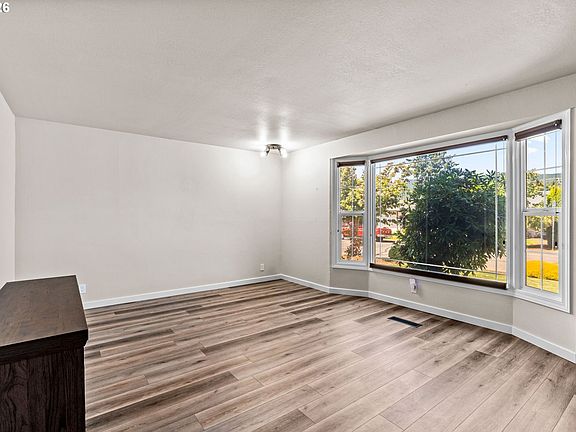 5th image of 3835 Winslow Ave