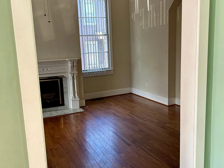 401 Dinwiddie St — Photo 3