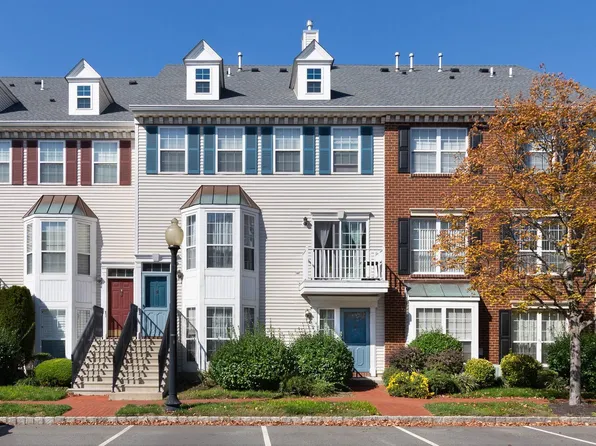 5 Redwood St, Jersey City, NJ 07305
