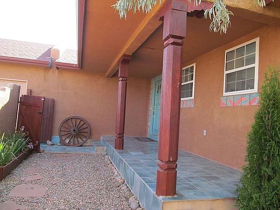 Upper enclosed courtyard