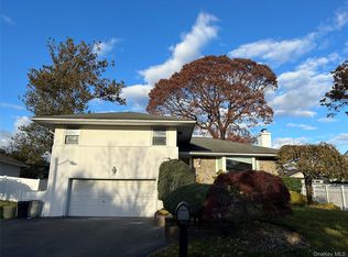16 Middle Ln, Jericho, NY 11753
