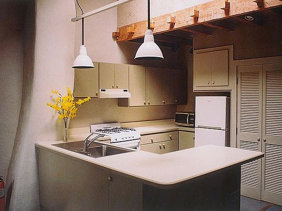 4th image of 962 N 2nd St Floor 3