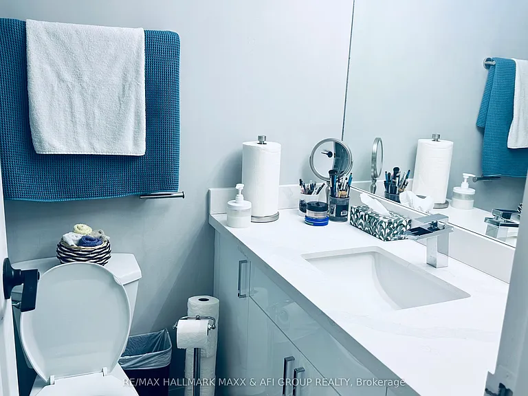 15390 Yonge St #201 — Photo 26