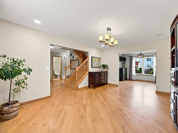 4th image of 232 Pepperidge Cir