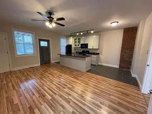4924 Centre Ave Photo 1