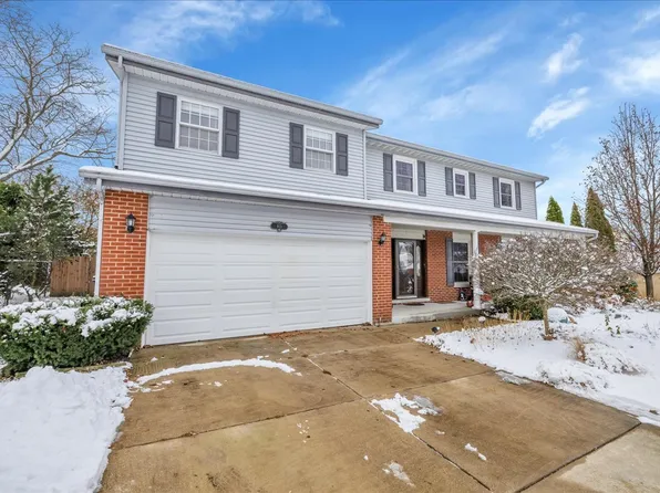 913 69th St, Darien, IL 60561