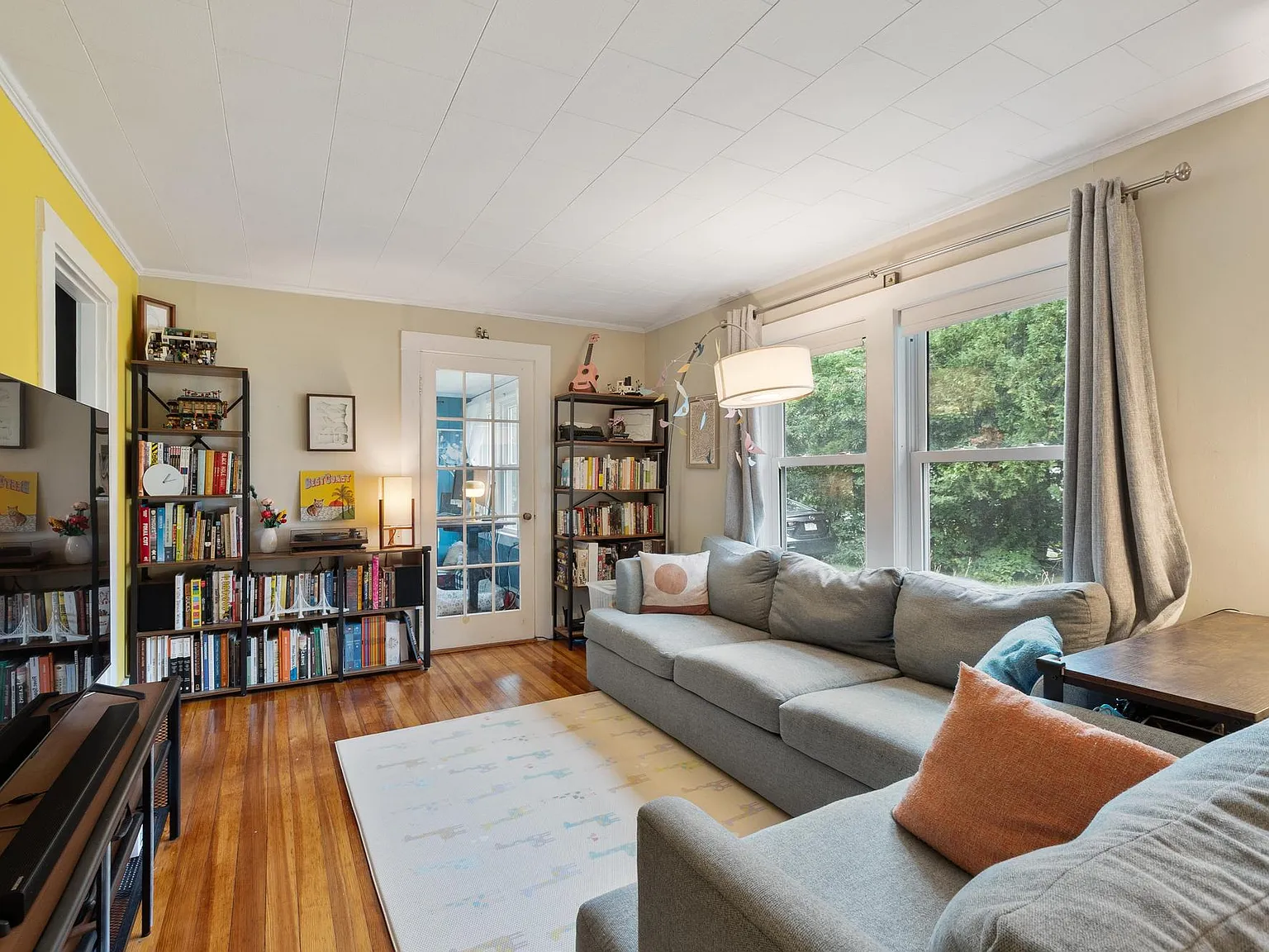2 bed, 944 sqft, $3,000 — Photo 4