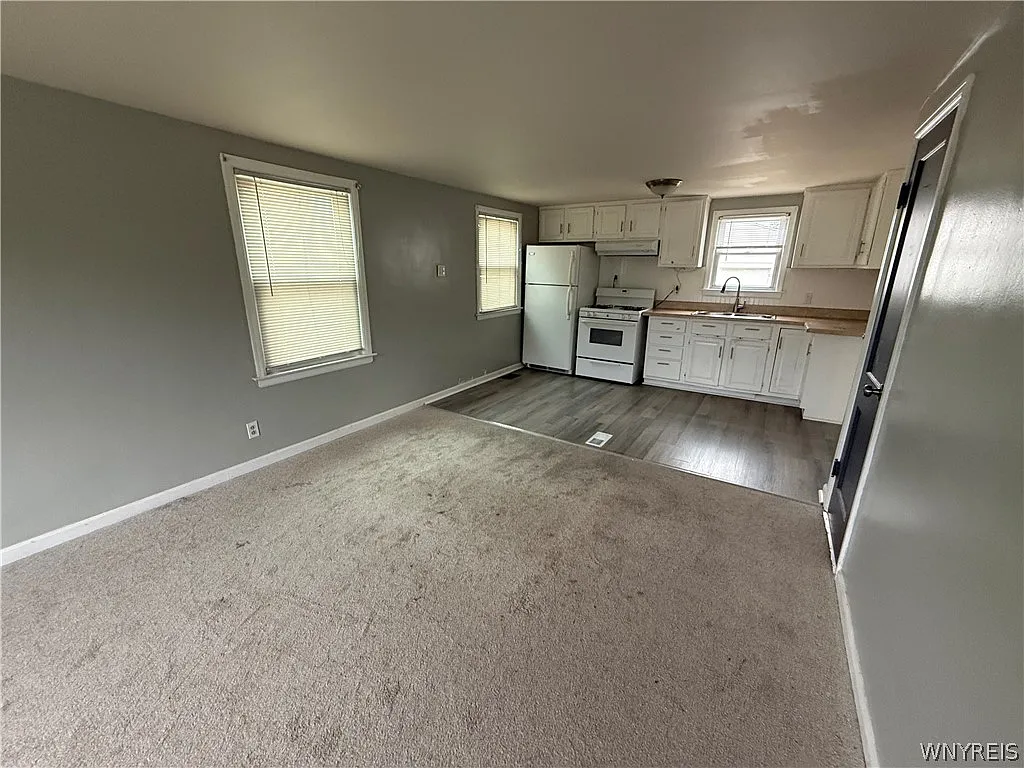 4 bed, 2.0 bath, 1612 sqft, $2,800 — Photo 3