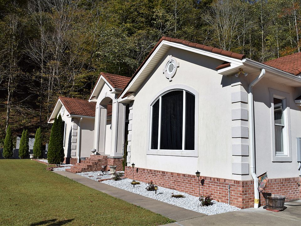 1st image of 560 Zeigler Dr