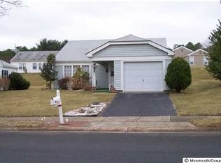 9 Edgeware Pl, Manchester, NJ 08759