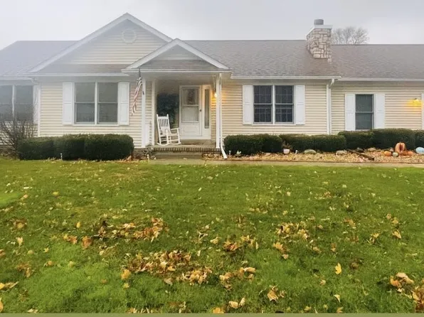7472 Water St, Fairview, PA 16415