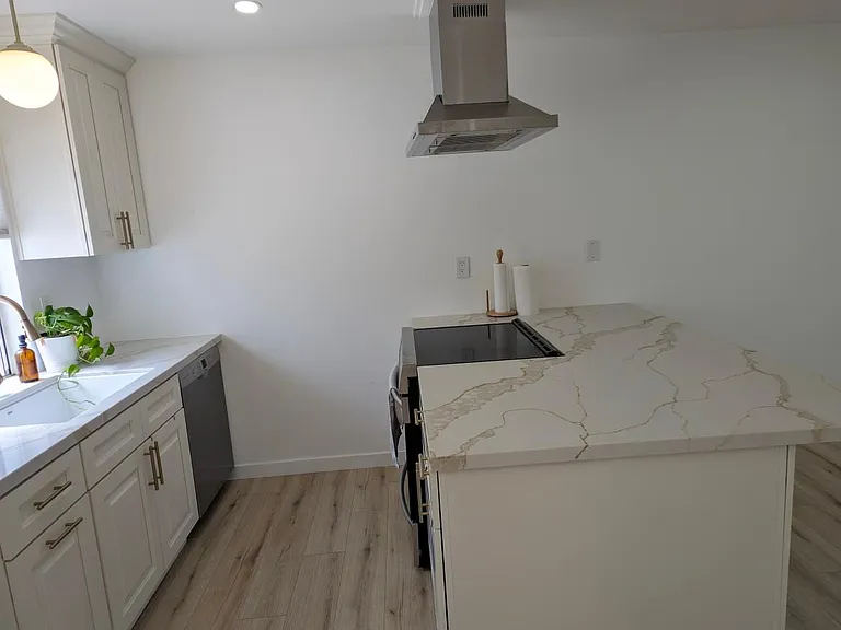 809 S 4th St #6 — Photo 4