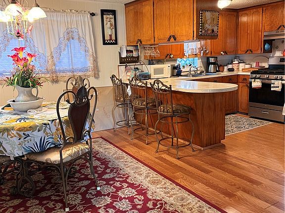 4th image of 133 Watson St