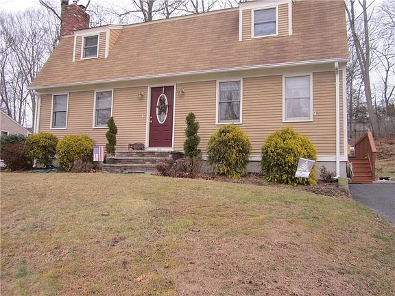 2nd image of 115 Kimberly Ln