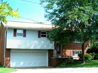 298 E Lubeck Hills Dr, Washington, WV 26181