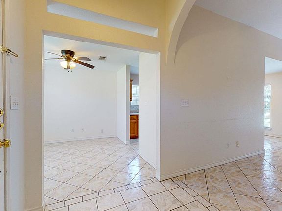 3rd image of 6515 Thomas Cir