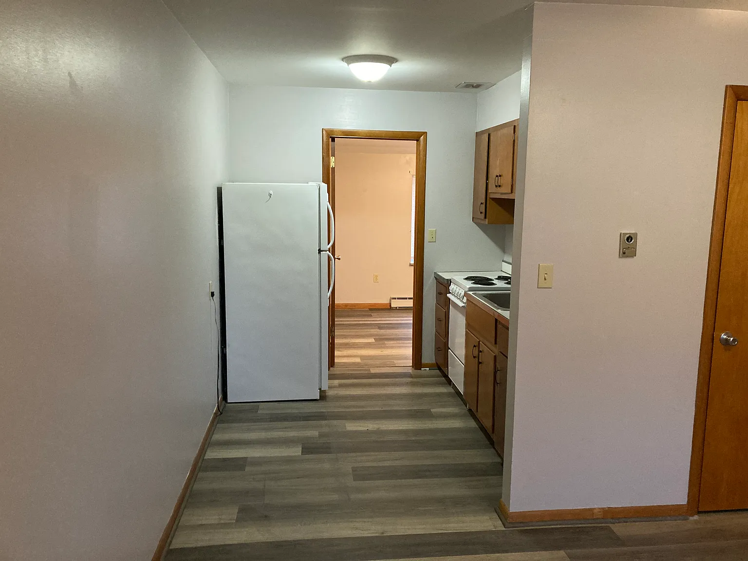 1 bed, 700 sqft, $800 — Photo 3