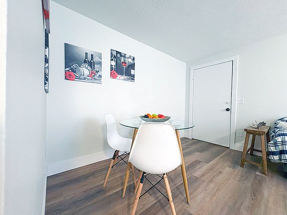 5th image of 1607 26th St NW APT 8