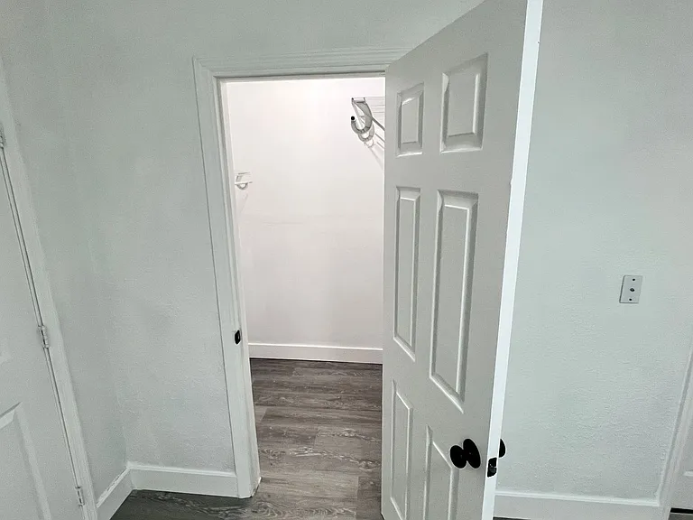1085 Cleveland St — Photo 23