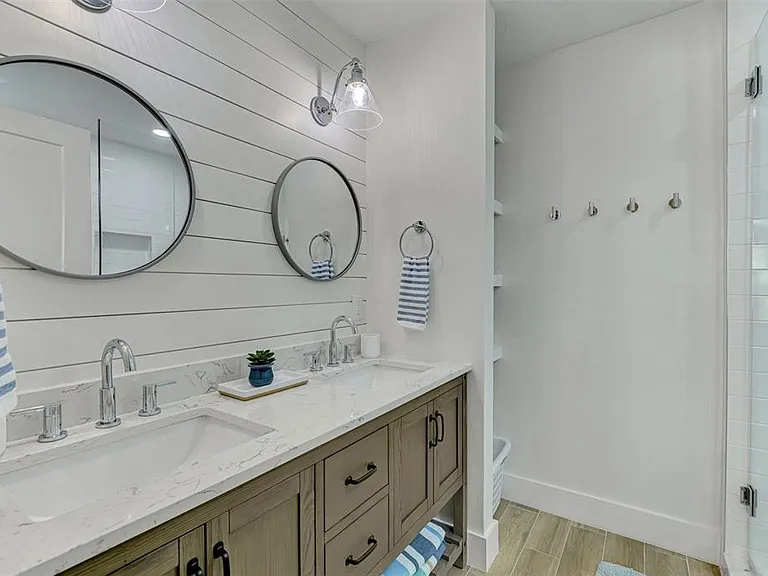 1100 Point Of Rocks Rd — Photo 19