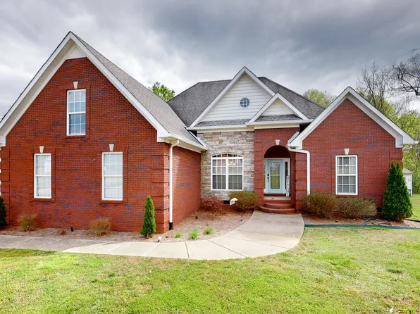 1045 Corey Dr, Lewisburg, TN 37091