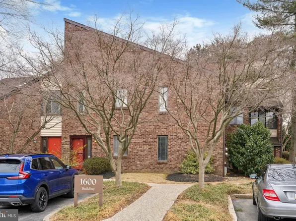 1604 Mountainview Dr, Chesterbrook, PA 19087