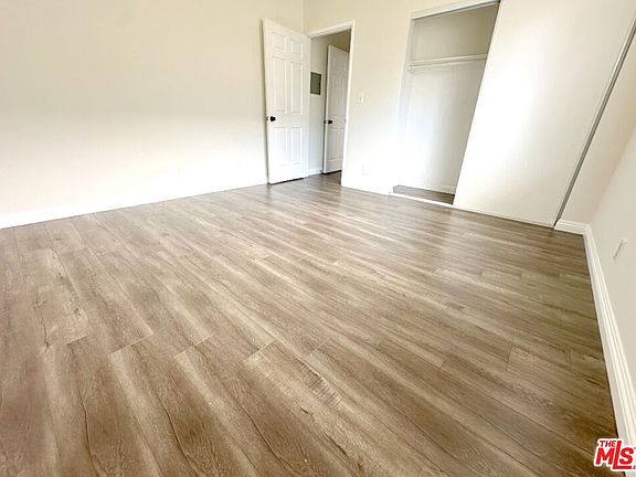 5th image of 424 S Westmoreland Ave APT 205