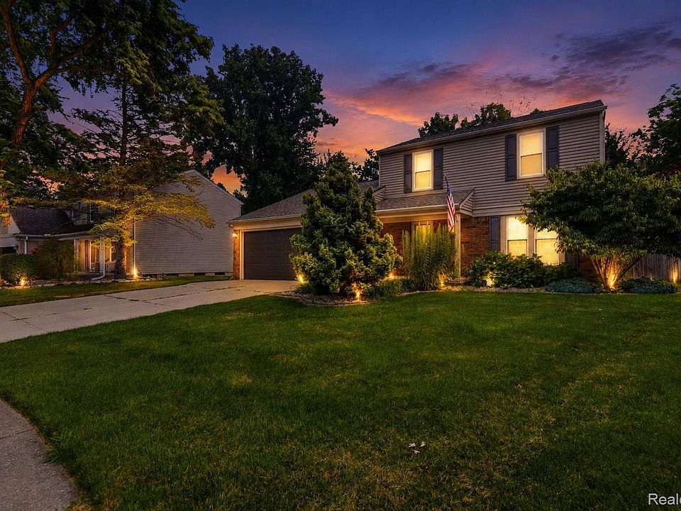 1st image of 50309 Bellaire Dr