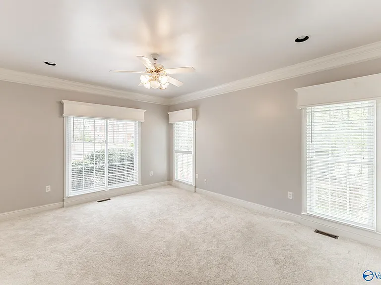 481 Brenda Dr — Photo 18