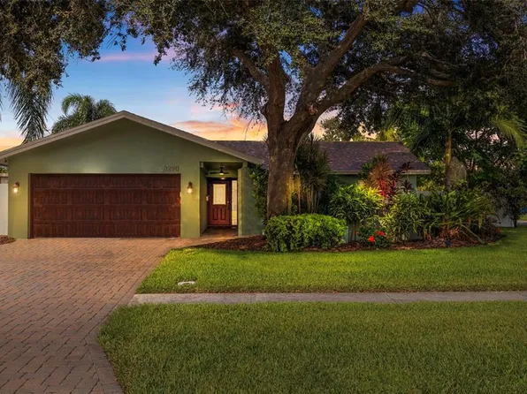 3290 64th St N, Saint Petersburg, FL 33710