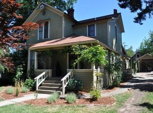 416 NW A St, Grants Pass, OR 97526