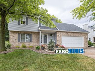 2240 Hunter Rd, Bettendorf, IA 52722