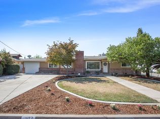 1077 W Eymann Ave, Reedley, CA 93654