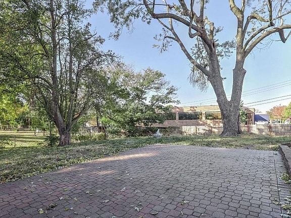 3rd image of 6300 Farley Ave