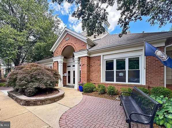 12915 Alton Sq APT 307, Herndon, VA 20170