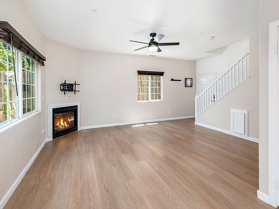 2nd image of 477 Calle Elegante
