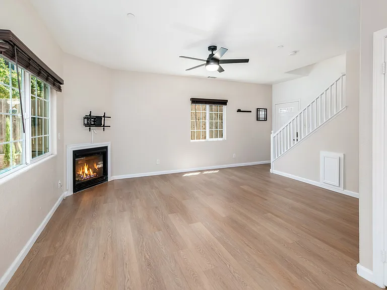 477 Calle Elegante — Photo 2