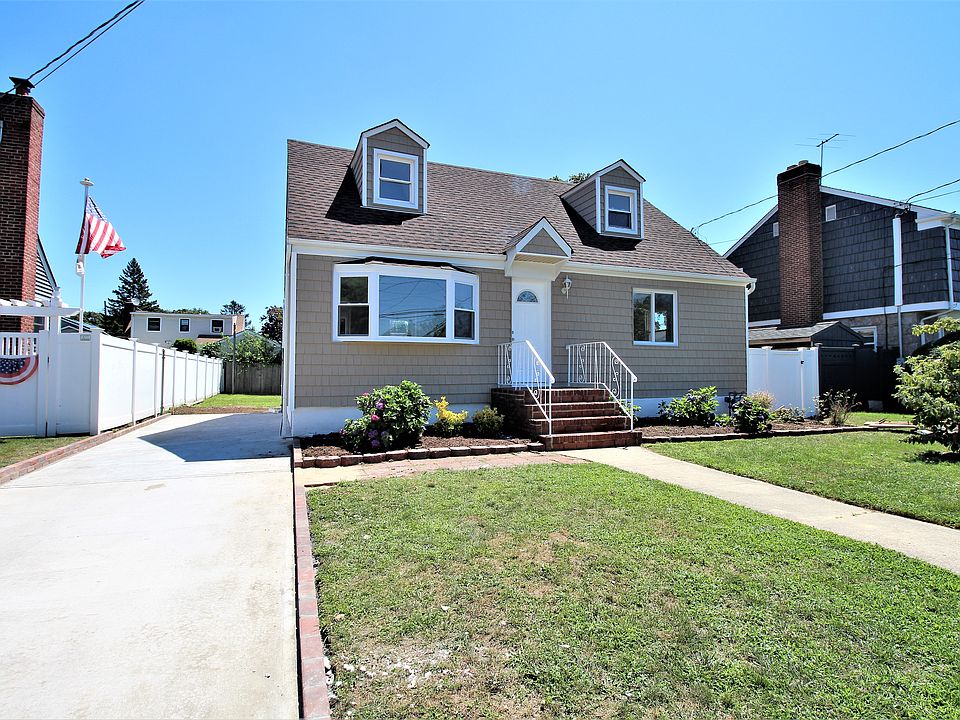 1st image of 2797 James St