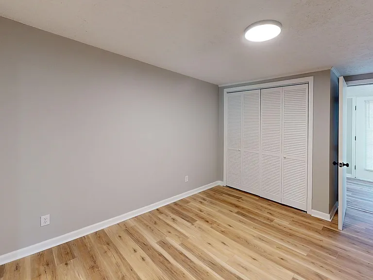 237 S Northington St — Photo 13