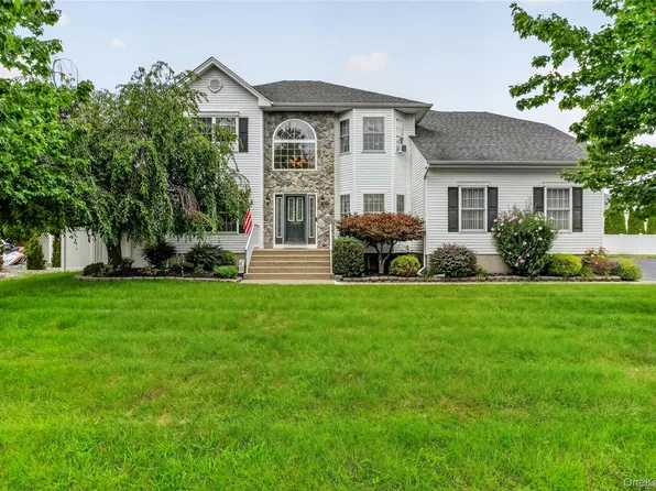 2506 Constitution Way, New Windsor, NY 12553
