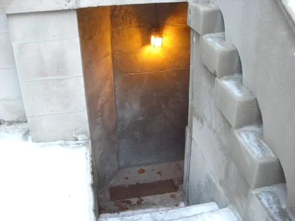 (undisclosed Address), Chicago, IL 60614