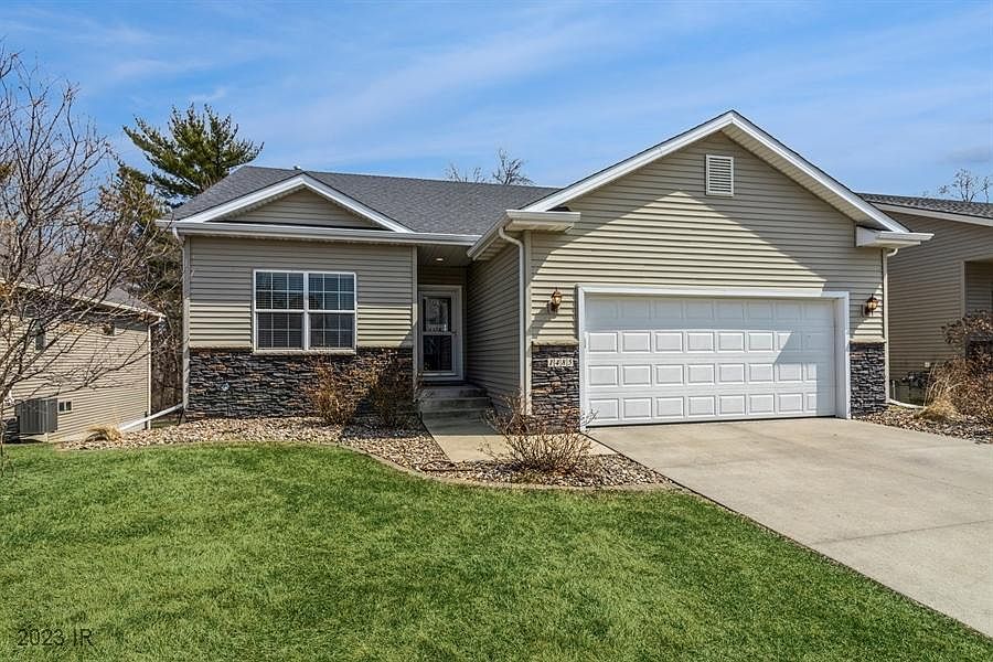 1485 SE Oxford Dr, Waukee, IA 50263 | Zillow