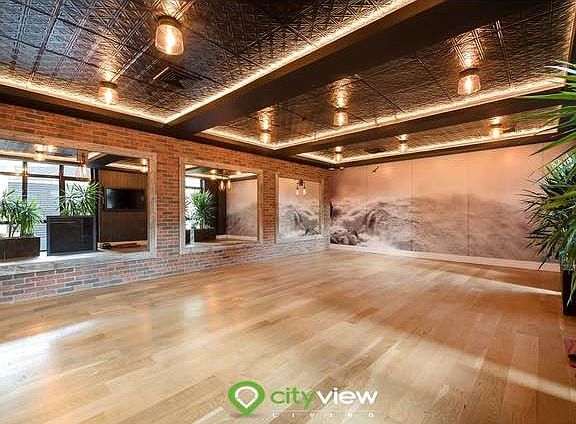 2nd image of 4441 Purves St APT 1002