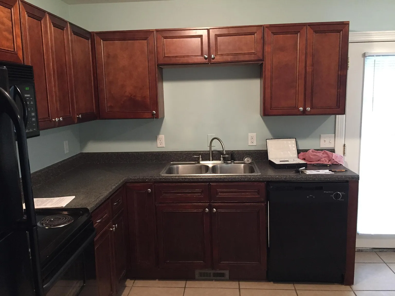 2 bed, 1.5 bath, 850 sqft, $1,595 — Photo 3