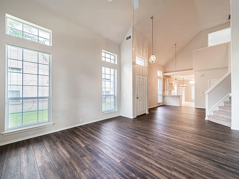 6870 Winston Dr — Photo 7
