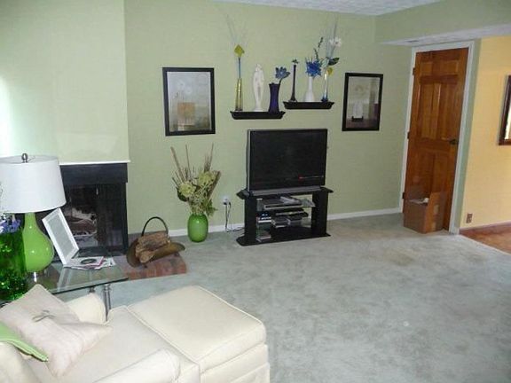 4th image of 9489 Haddington Ct