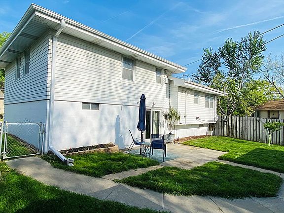 3rd image of 608 N Beadle St