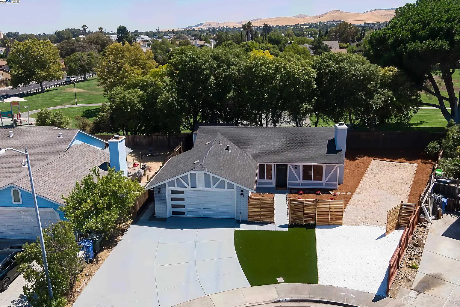113 Shellie Ct photo 1