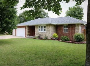 469 N Barker Ave, Bolivar, MO 65613