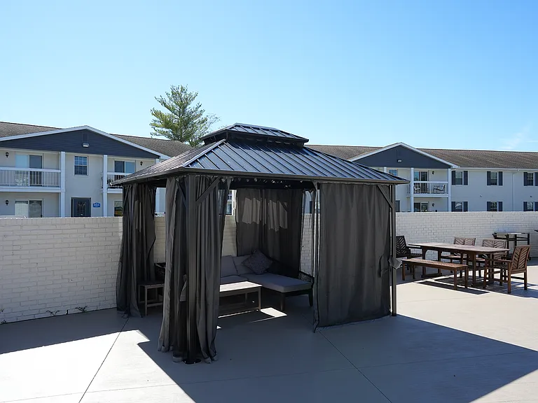 River Club — Photo 8